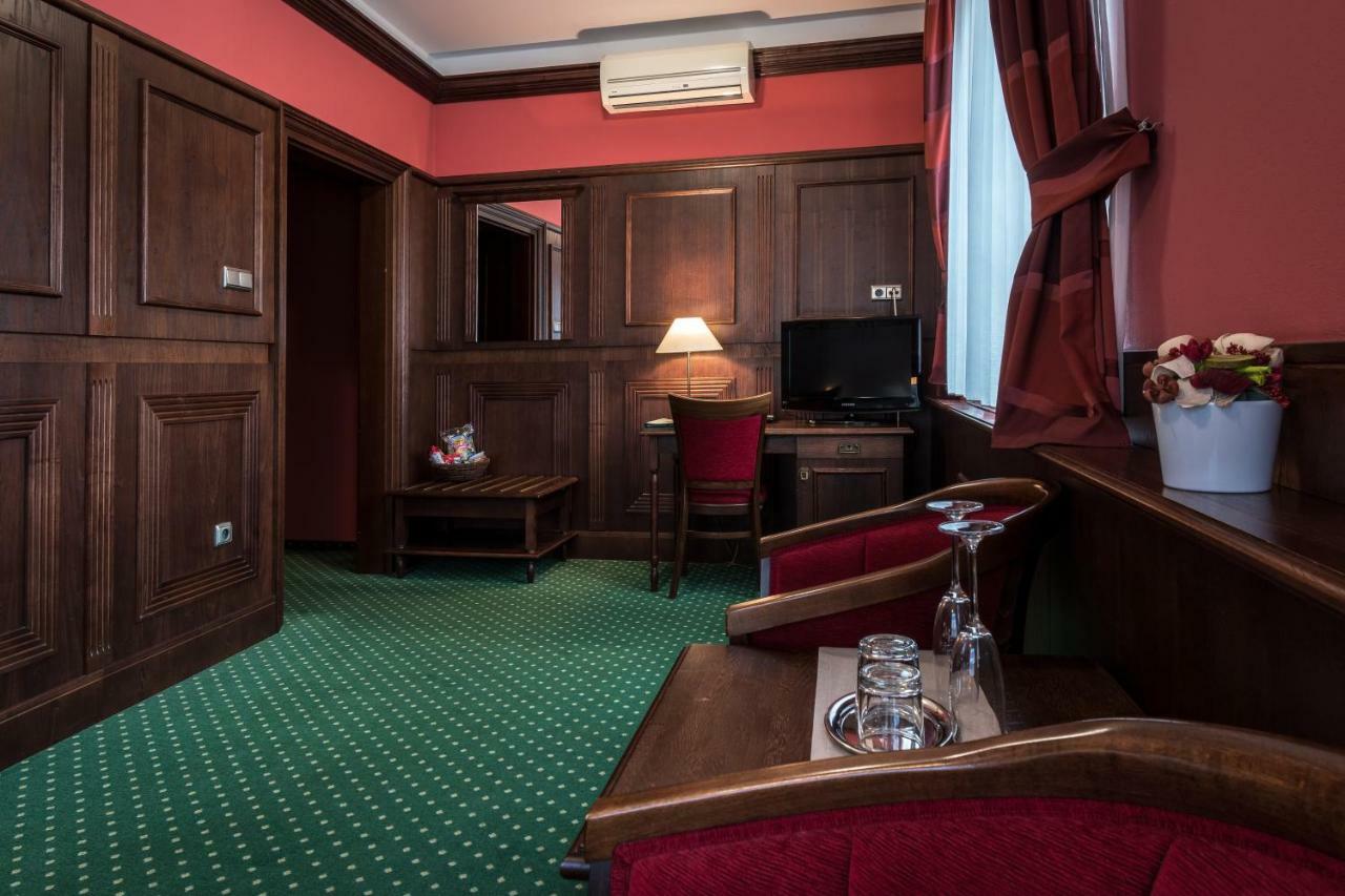 Hotel U Hejtmana Sarovce Uherské Hradiště Exterior foto