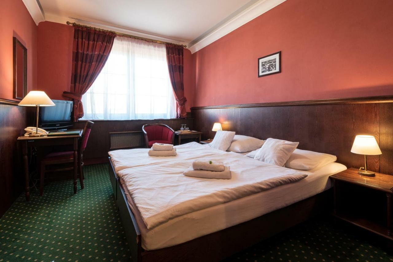 Hotel U Hejtmana Sarovce Uherské Hradiště Exterior foto