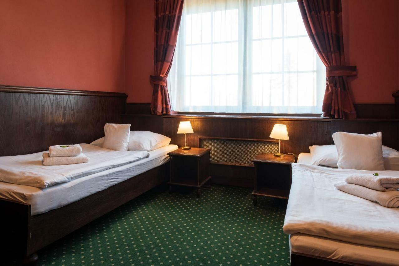 Hotel U Hejtmana Sarovce Uherské Hradiště Exterior foto