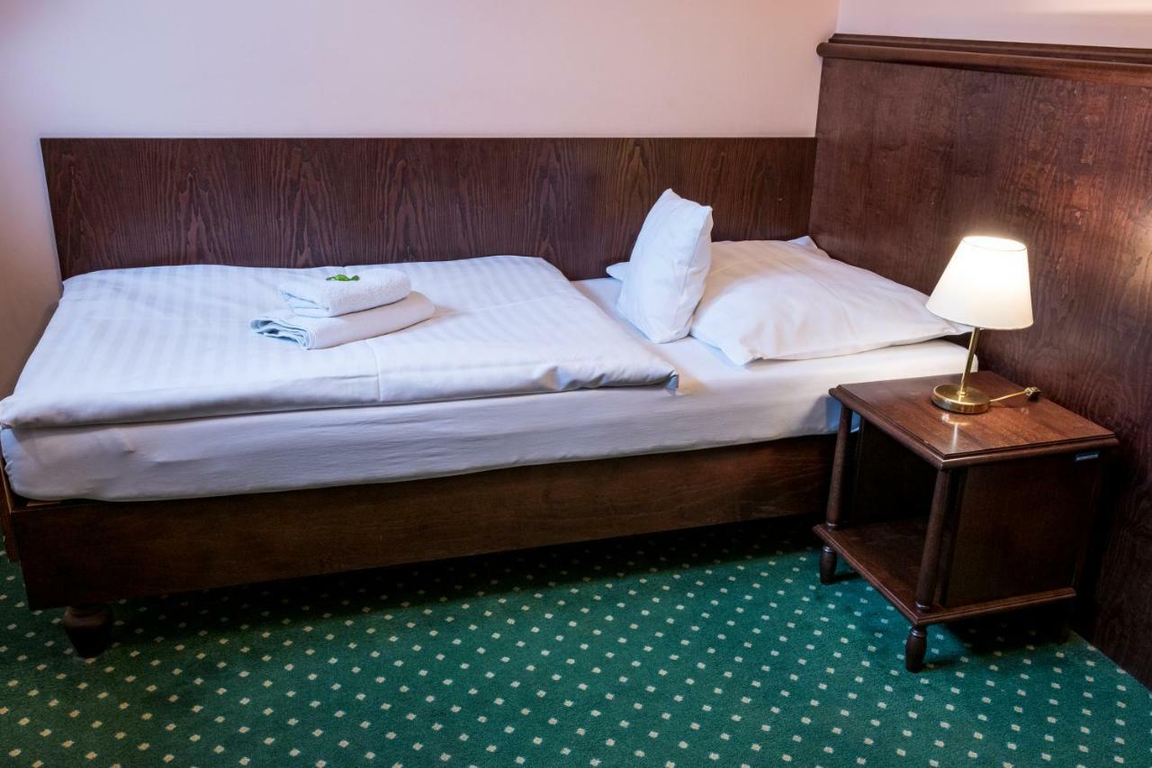Hotel U Hejtmana Sarovce Uherské Hradiště Exterior foto