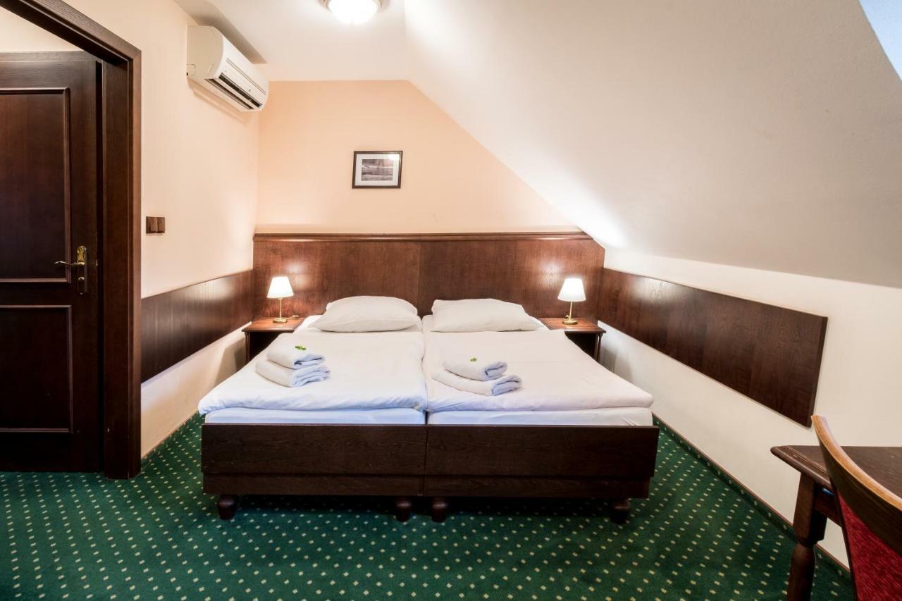 Hotel U Hejtmana Sarovce Uherské Hradiště Exterior foto